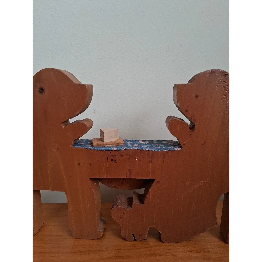 Hand Painted Cute Wooden Amish Family Saying Prayer Over Meal Shelf Sitter Decor